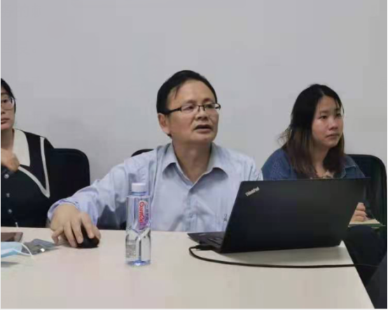 Dr. Luo Ping is in training (2) Dr. Luo Ping is in training (2)